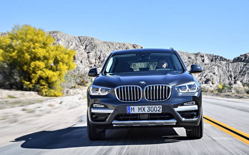 Comparison BMW X3 xDrive30i 2019 vs Lexus RX 350 F SPORT 2020